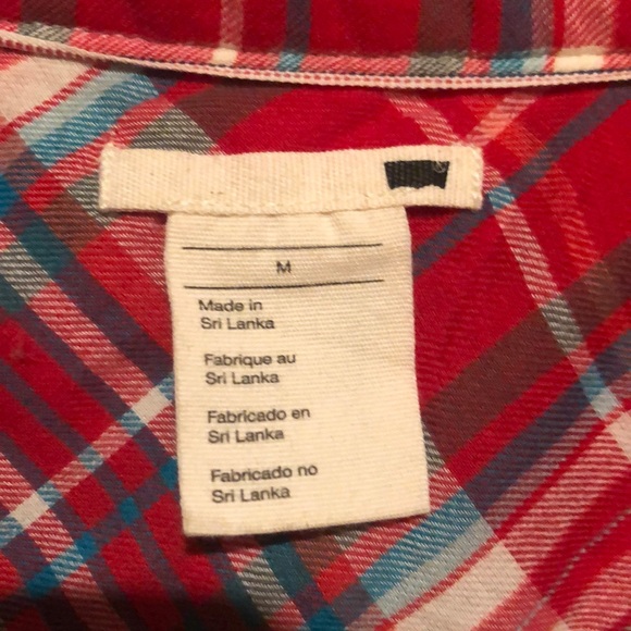 Levi’s flannel - Picture 2 of 5